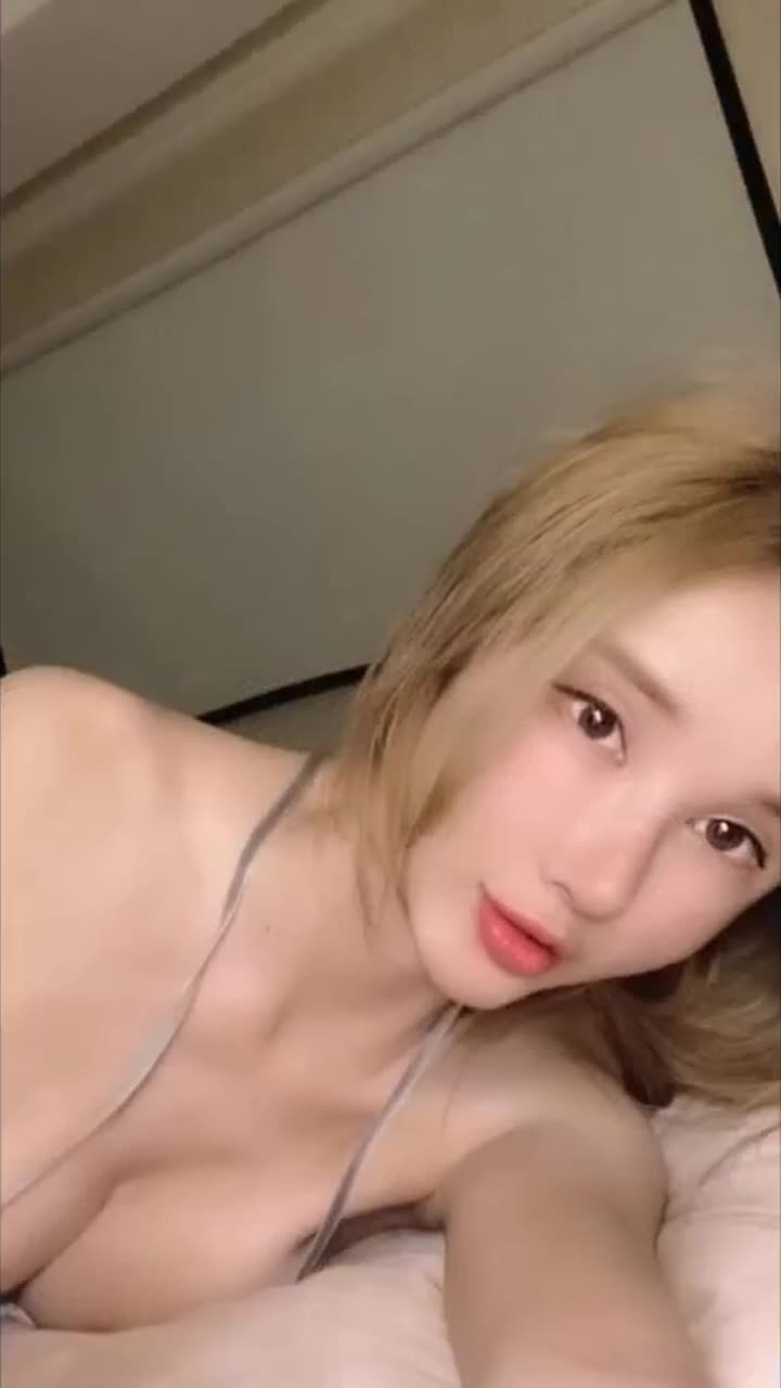 【名媛孟晓艺】微博106w粉丝，抖音27w粉丝！超大尺度，掰穴三点·