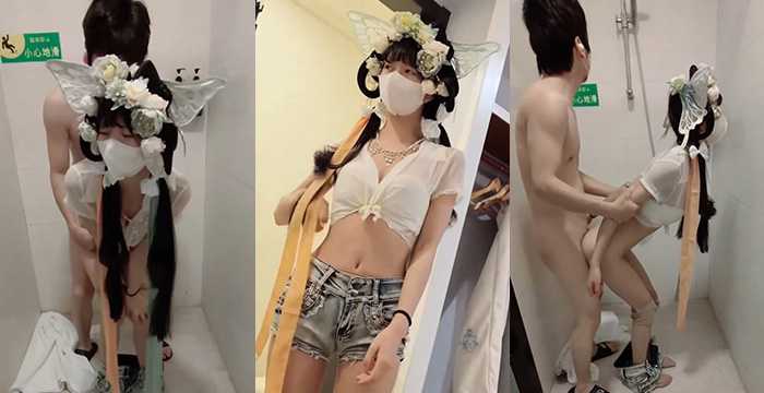 00后清纯反差少女『LT软软兔』汉服头饰配透视衫短牛仔肉丝足交.