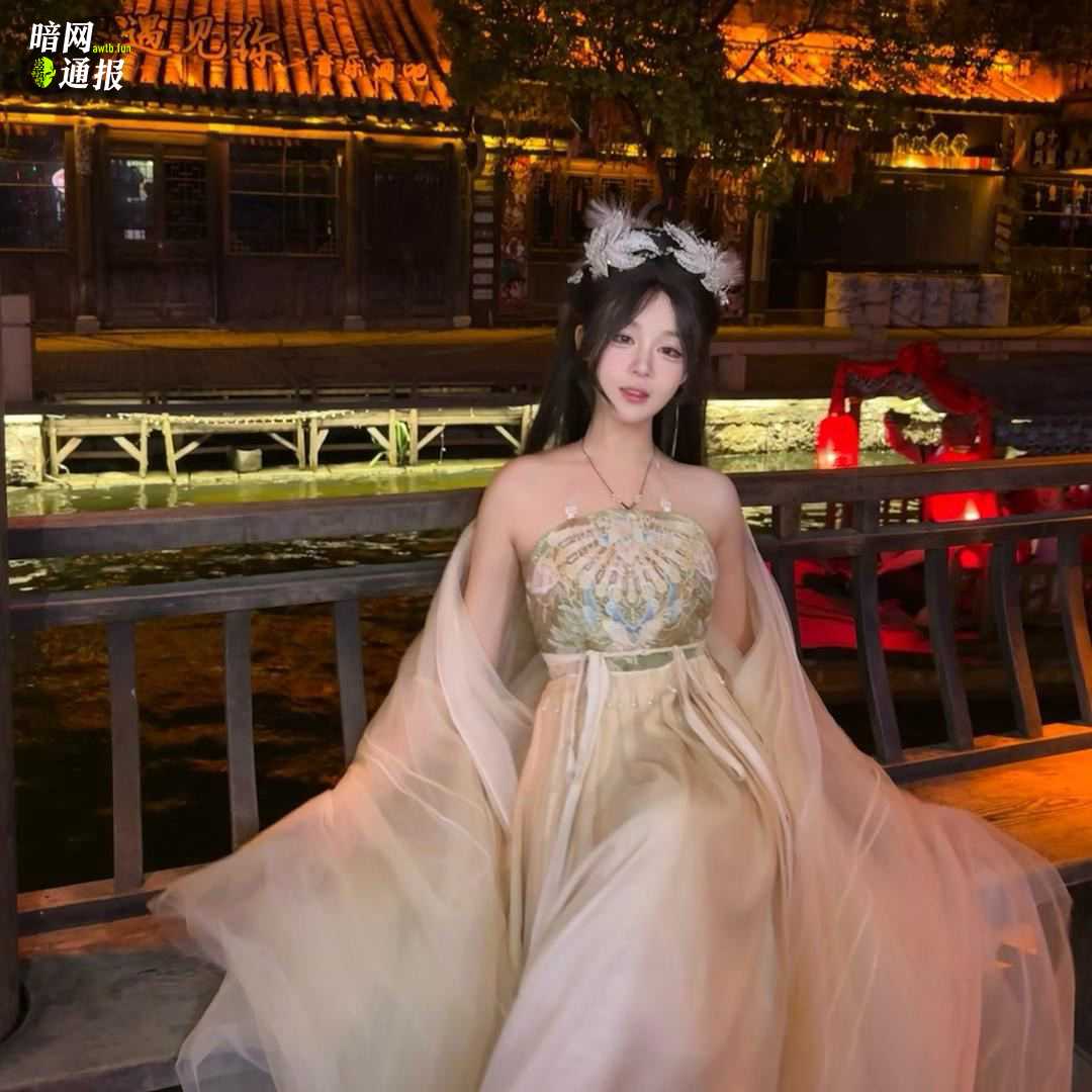 抖音8万粉丝会员私播露3点脱衣舞裸舞自慰呻吟反差婊