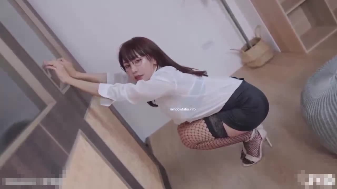 JVID新人首发，巨乳嫩穴挑逗视觉神经-巨乳丝袜反差婊