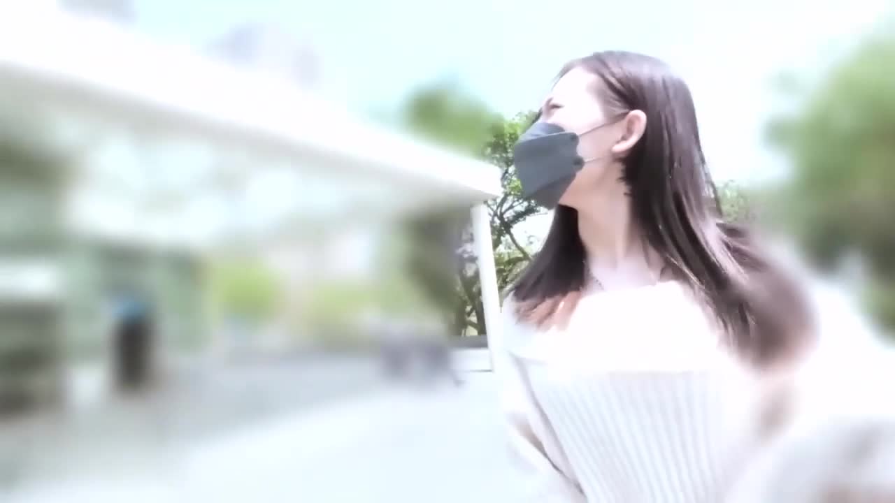 五官精致的女演员私底下偷偷和炮友在高级酒店约炮啪啪，被干得气喘吁吁-口交激情后入约炮爆艹